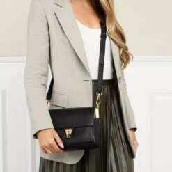 Coccinelle Marvin Desir Handbag Grainy Leather Noir Satchel 10 Coccinelle Marvin Desir Handbag Grainy Leather Noir Satchel -Modetaschengeschäft A0166465 Coccinelle Position 3