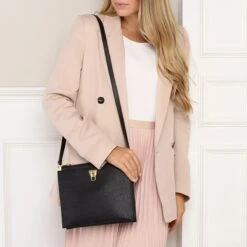 Coccinelle Beat Soft Noir Crossbody Bag 10 Coccinelle Beat Soft Noir Crossbody Bag -Modetaschengeschäft A0166856 Coccinelle position 2 1