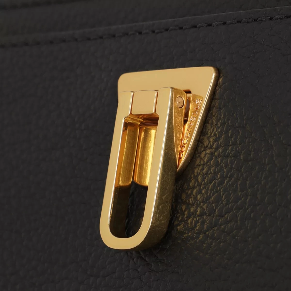 Coccinelle Beat Soft Noir Crossbody Bag 7 Coccinelle Beat Soft Noir Crossbody Bag – Bild 5