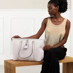 MICHAEL Michael Kors Lg Travel Sleeve Tote Opt/Allum Shopper 10 MICHAEL Michael Kors Lg Travel Sleeve Tote Opt/Allum Shopper -Modetaschengeschäft A0175321 MichaelMichaelKors position 3