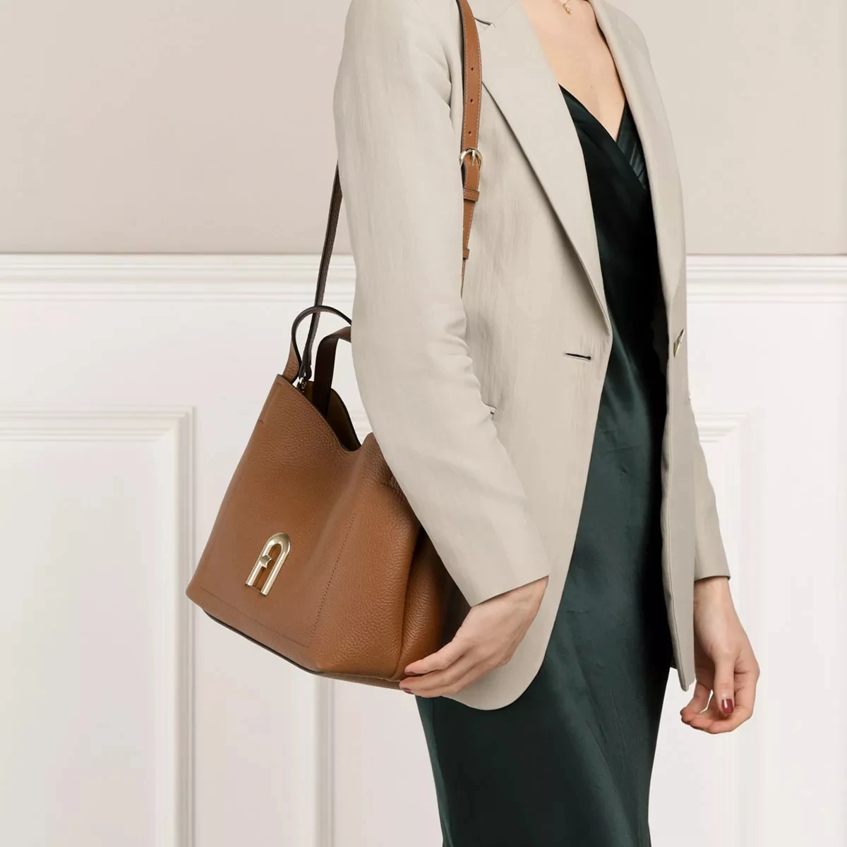 FURLA PRIMULA S HOBO Cognac H Hobo Bag 5 FURLA PRIMULA S HOBO Cognac H Hobo Bag – Bild 3