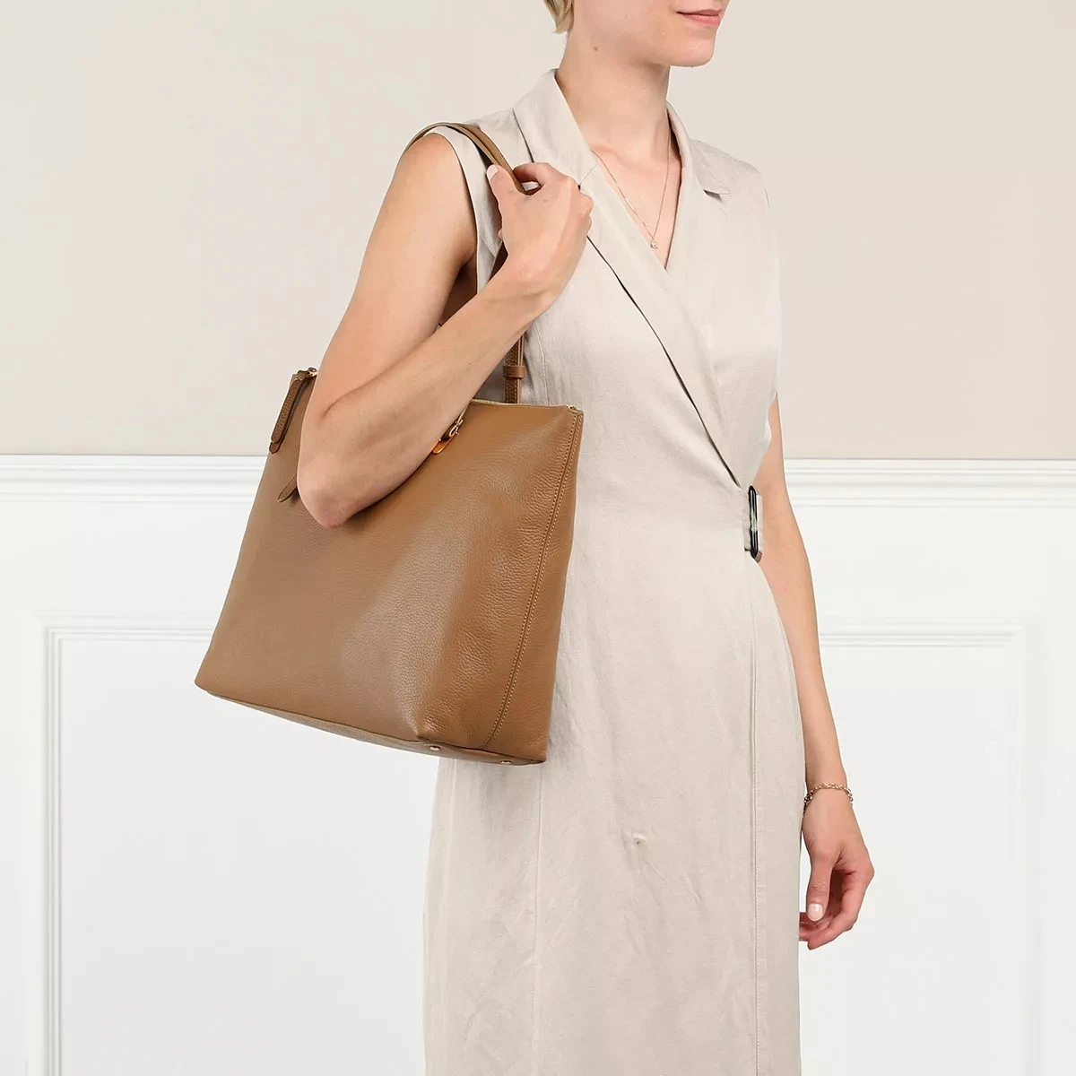 Coccinelle Lea Shopper Nocciola Shopper 4 Coccinelle Lea Shopper Nocciola Shopper – Bild 2