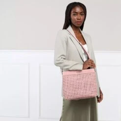 Guess Sicilia Hobo Pink Hobo Bag -Modetaschengeschäft A0184783 Guess position 3