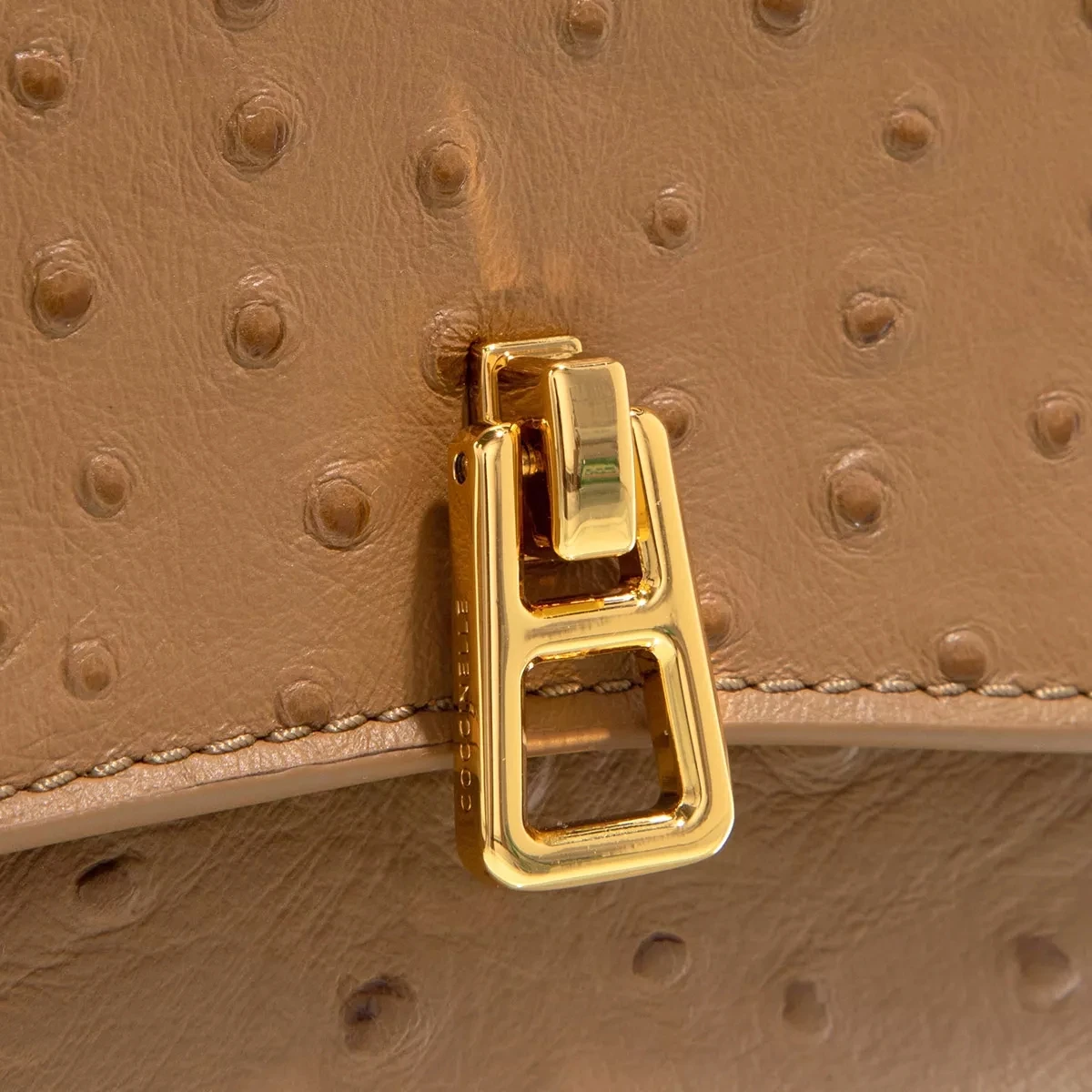 Coccinelle Magie Ostrich Nocciola Crossbody Bag 6 Coccinelle Magie Ostrich Nocciola Crossbody Bag – Bild 4