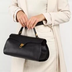 Coccinelle Marvin Tote Bag Noir Satchel 9 Coccinelle Marvin Tote Bag Noir Satchel -Modetaschengeschäft A0191123 Coccinelle position 2