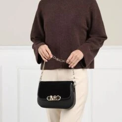 MICHAEL Michael Kors Medium Saddle Messenger Black Saddle Bag -Modetaschengeschäft A0194776 MichaelMichaelKors position 3