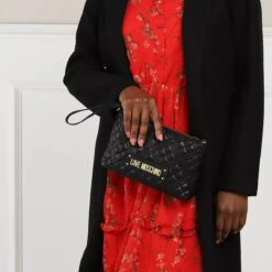 LOVE MOSCHINO Borsa Quilted Pu Nero Crossbody Bag -Modetaschengeschäft A0196582 LoveMoschino position 3
