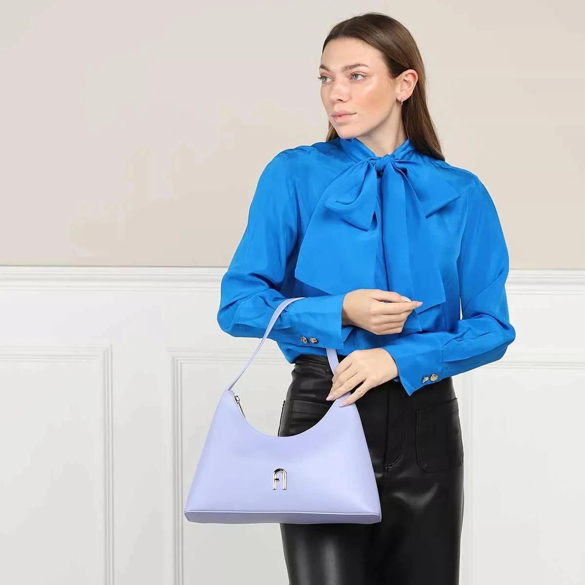 FURLA DIAMANTE S SHOULDER BAG Lilas Hobo Bag 4 FURLA DIAMANTE S SHOULDER BAG Lilas Hobo Bag – Bild 2