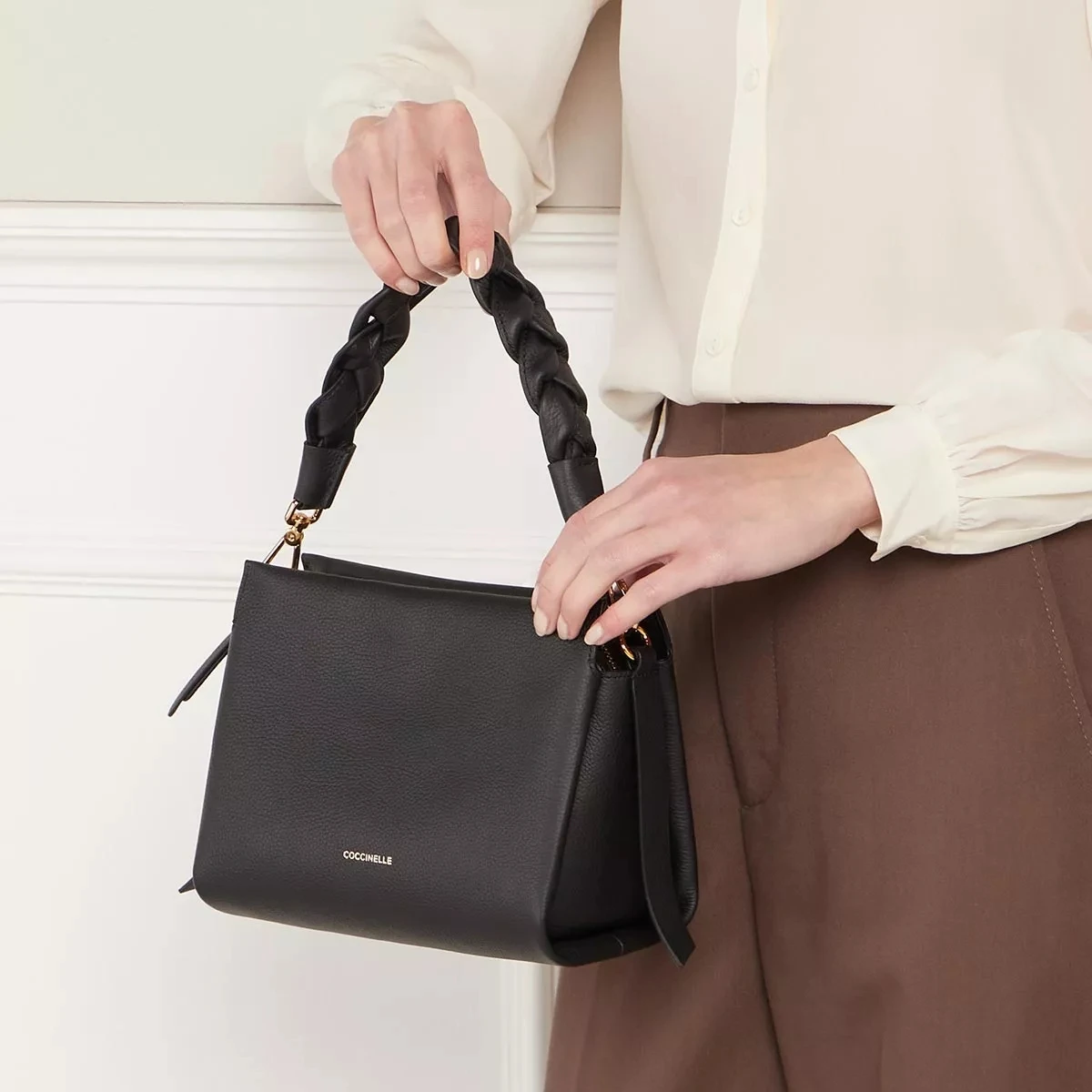 Coccinelle Boheme Grana Double Noir Brule Crossbody Bag 4 Coccinelle Boheme Grana Double Noir Brule Crossbody Bag – Bild 2