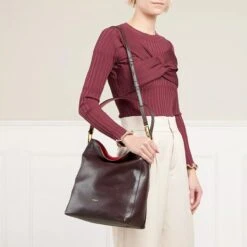 Coccinelle Liya Cola/Cranberry Hobo Bag 10 Coccinelle Liya Cola/Cranberry Hobo Bag -Modetaschengeschäft A0198954 Coccinelle position 3