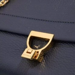 Coccinelle Arlettis Midnight Blue Envelope Bag -Modetaschengeschäft A0198963 Coccinelle position 5