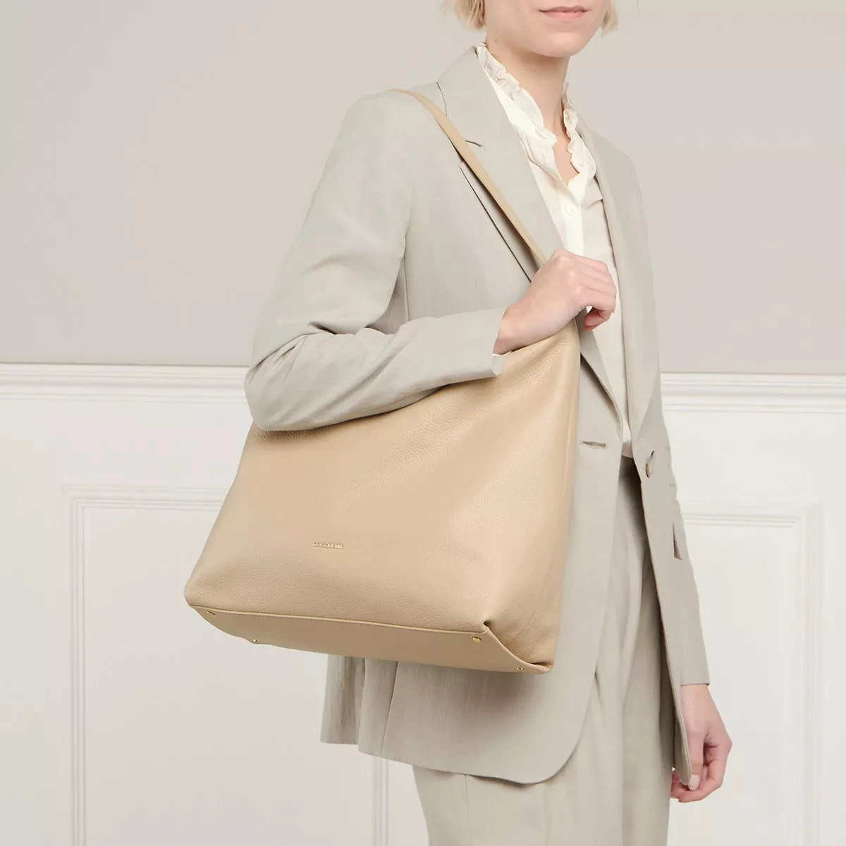 Coccinelle Gleen Toasted Hobo Bag 4 Coccinelle Gleen Toasted Hobo Bag – Bild 2