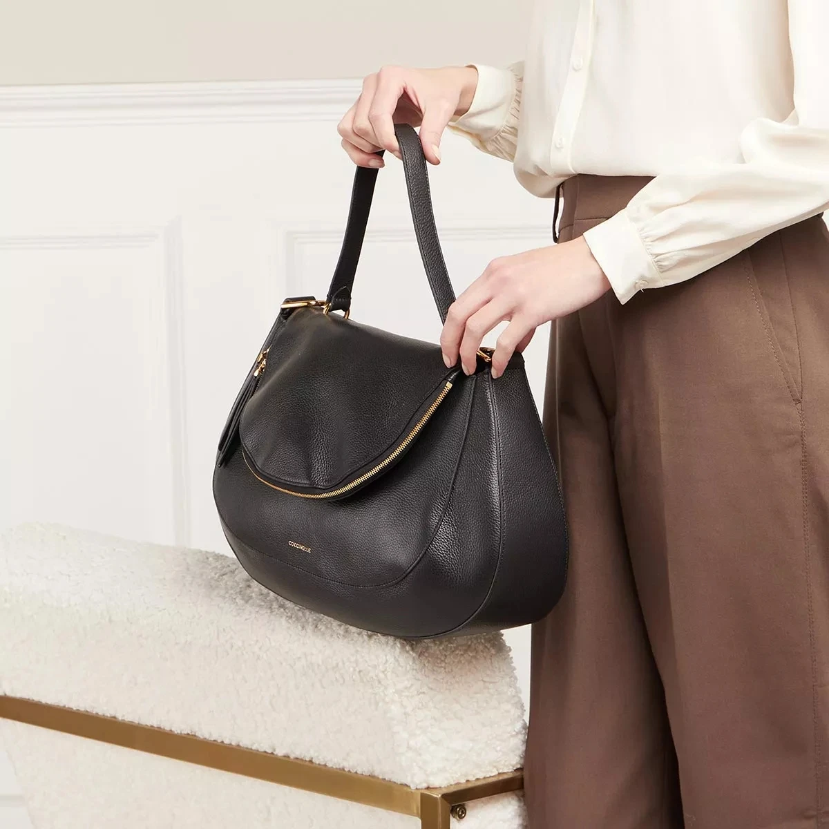 Coccinelle Sole Noir Satchel 4 Coccinelle Sole Noir Satchel – Bild 2