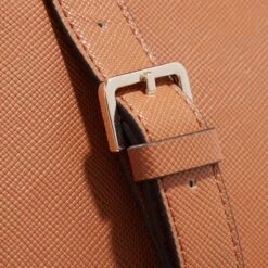 Guess Eco Alexie Girlfriend Satchel Cognac Satchel 12 Guess Eco Alexie Girlfriend Satchel Cognac Satchel -Modetaschengeschäft A0199891 Guess position 5