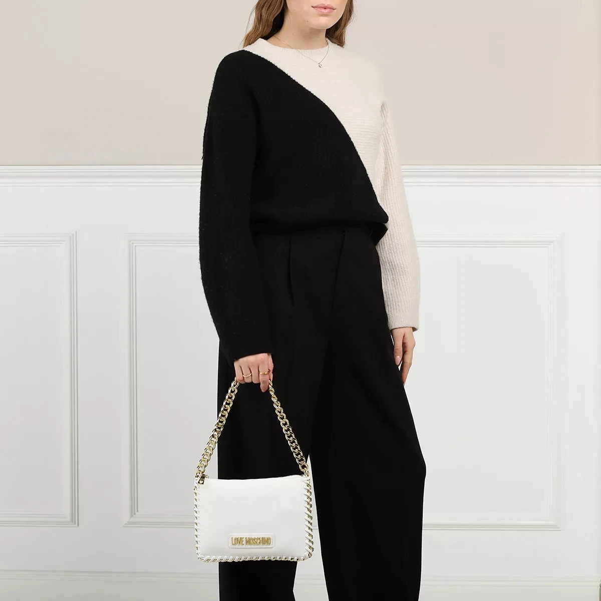 LOVE MOSCHINO Chain Items Color Crossbody Bag 4 LOVE MOSCHINO Chain Items Color Crossbody Bag – Bild 2