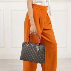 Guess Noelle Girlfriend Satchel Brown Tote 10 Guess Noelle Girlfriend Satchel Brown Tote -Modetaschengeschäft A0201109 2