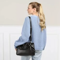 Guess Corina Status Satchel Black Tote -Modetaschengeschäft A0201135 Guess position 3