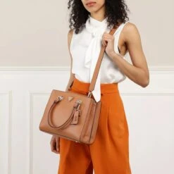 Guess Noelle Girlfriend Satchel Light Cognac Tote -Modetaschengeschäft A0201155 2