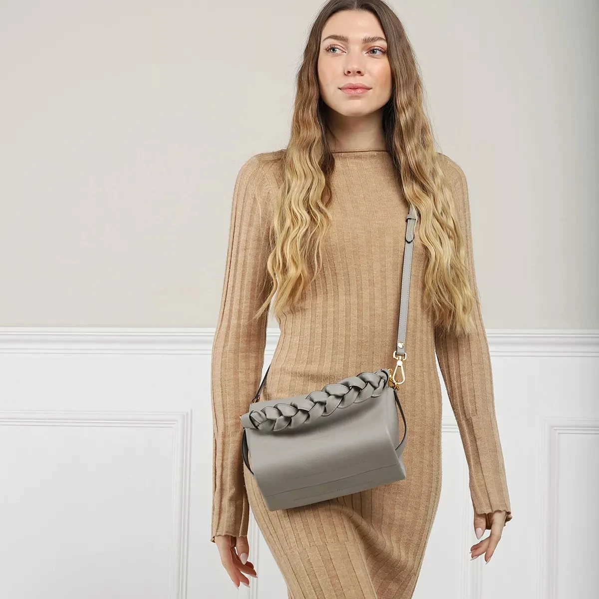 Coccinelle Boheme Grana Double Stone/Noir Hobo Bag 4 Coccinelle Boheme Grana Double Stone/Noir Hobo Bag – Bild 2