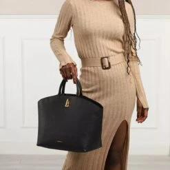 Coccinelle Magie Noir Tote -Modetaschengeschäft A0202164 Coccinelle position 3