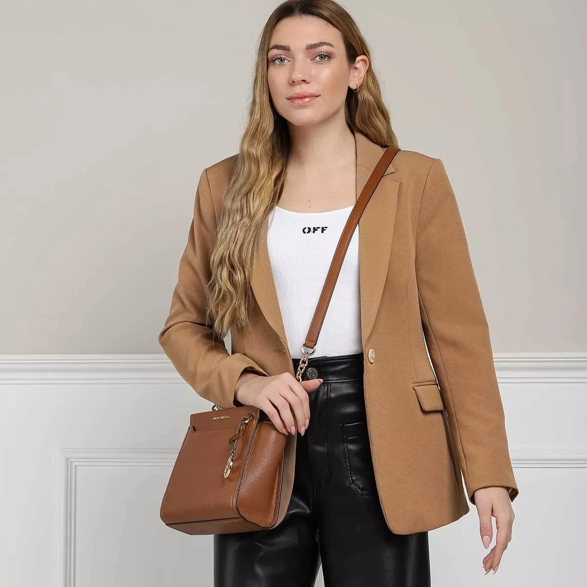 MICHAEL Michael Kors Graham Large Messenger Luggage Crossbody Bag 4 MICHAEL Michael Kors Graham Large Messenger Luggage Crossbody Bag – Bild 2