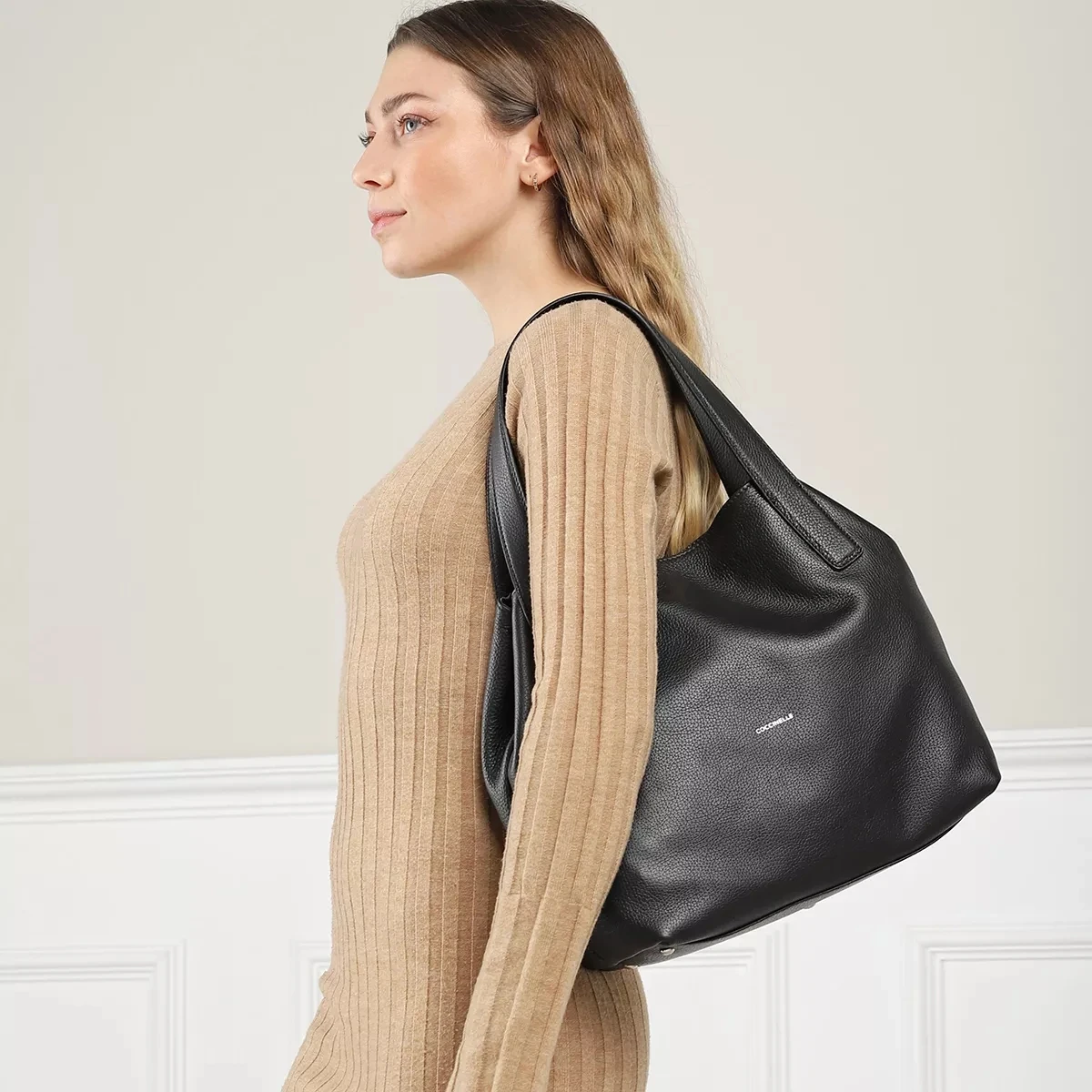 Coccinelle New Mila Noir Tote 4 Coccinelle New Mila Noir Tote – Bild 2