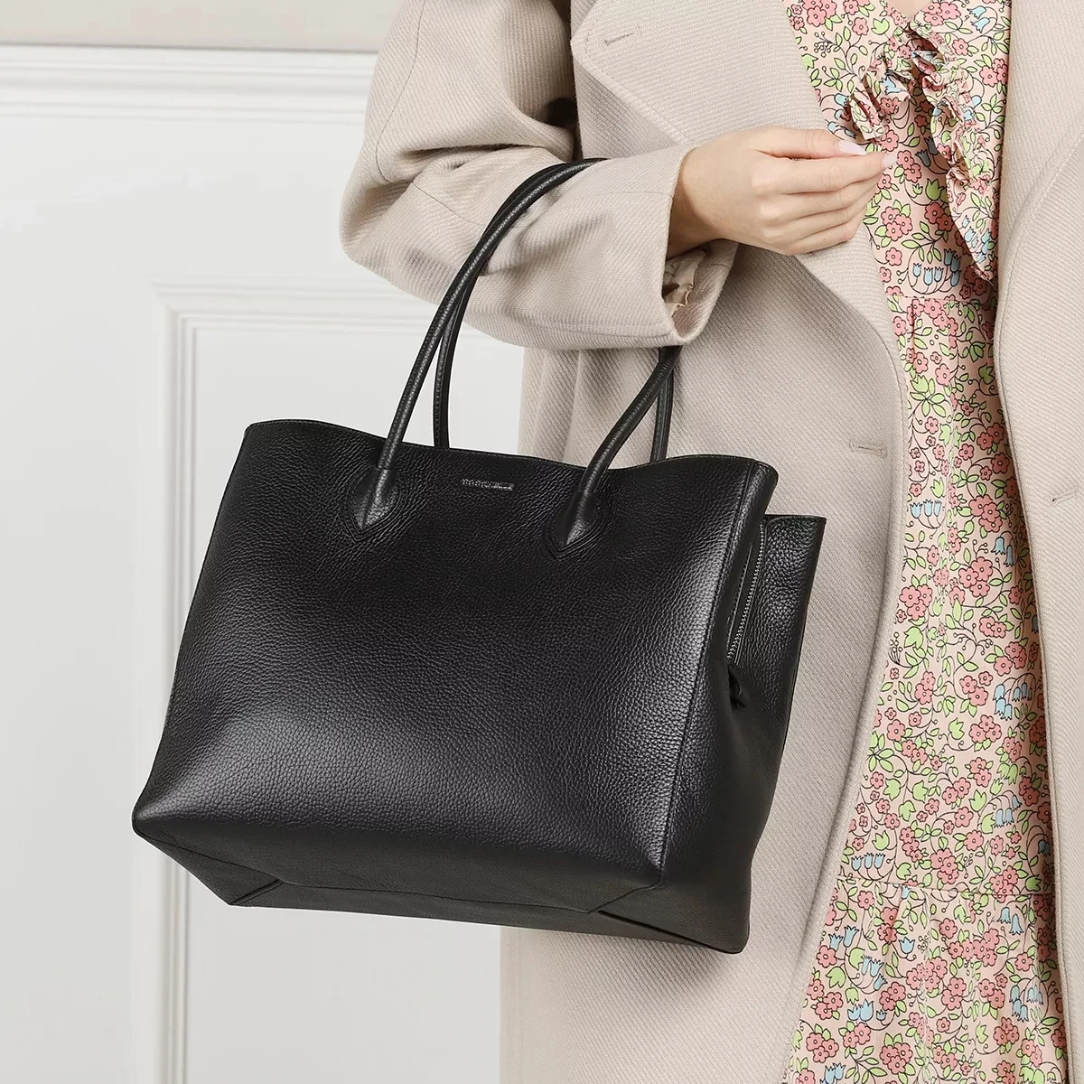 Coccinelle Farisa Noir Shopper 4 Coccinelle Farisa Noir Shopper – Bild 2