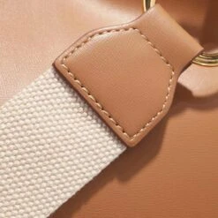 LOVE MOSCHINO Sustainable Daily Cammello Hobo Bag -Modetaschengeschäft A0205149 LoveMoschino position 4