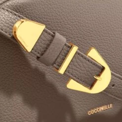 Coccinelle Gleen Warm Taupe Camera Bag -Modetaschengeschäft A0211304 PDP 10