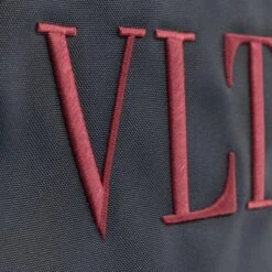 Valentino Garavani VLTN Nylon Messenger Bag Black Messenger Bag -Modetaschengeschäft A0212421 ValentinoGaravani position 4