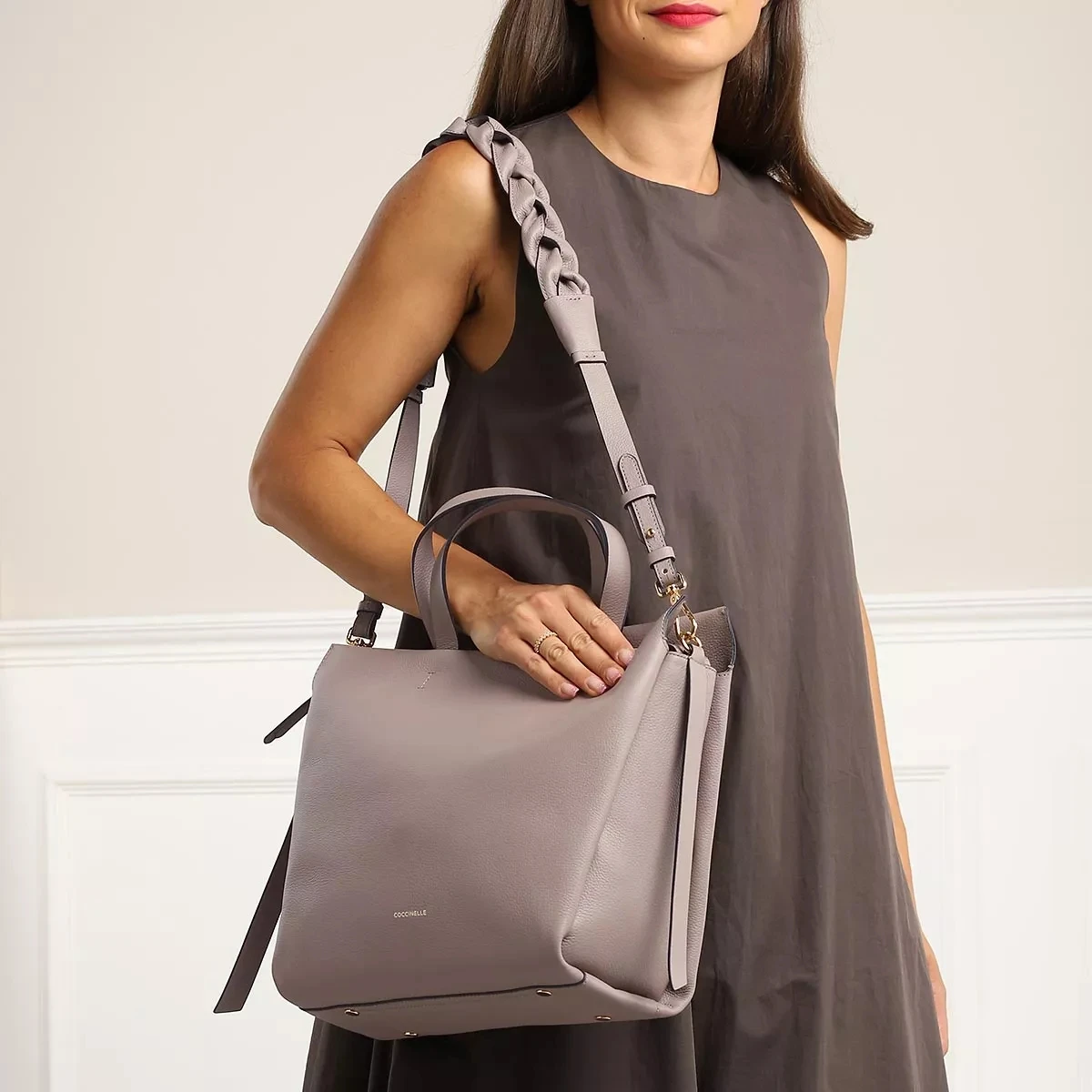 Coccinelle Boheme Grana Double Warm Taupe Coffee Tote 4 Coccinelle Boheme Grana Double Warm Taupe Coffee Tote – Bild 2