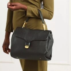 Coccinelle Ofirenze Soft Noir Crossbody Bag 9 Coccinelle Ofirenze Soft Noir Crossbody Bag -Modetaschengeschäft A0213012 PDP 2