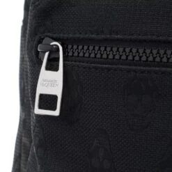 Alexander McQueen Metropolitan Skull Print Backpack Black Rucksack -Modetaschengeschäft A0215875 AlexanderMcQueen position 4