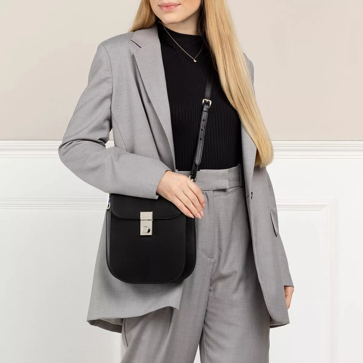 Prada Margit Nylon And Leather Shoulder Bag Black Messenger Bag 4 Prada Margit Nylon And Leather Shoulder Bag Black Messenger Bag – Bild 2